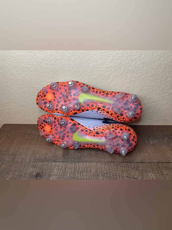 Nike Tiempo Legend 10 Elite SG “Electric Pack”
- Size 8 Men. main image 4